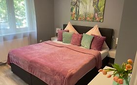 Prime Host Family Apartment